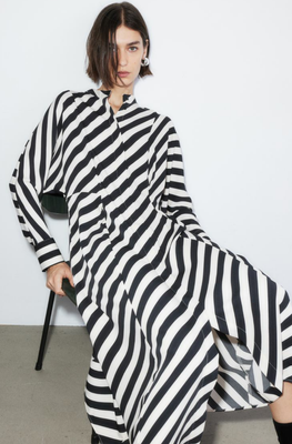 Жіноча сукня-сорочка з поясом H&M (56375) S Світло-бежева 56375 фото