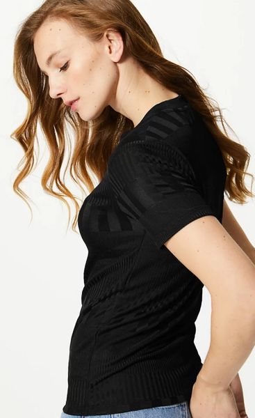 Жіноча приталена футболка з круглим вирізом M&S (56753) 18 Чорна 56753 фото
