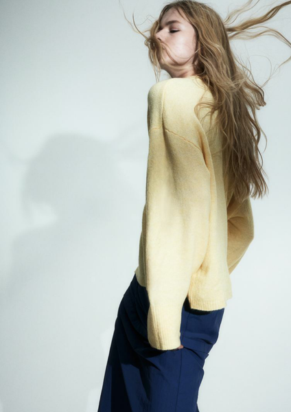 Жіночий светр тонкої в'язки Н&М (56408) XS Жовтий 56408 фото