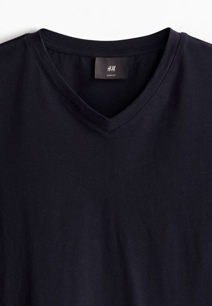 Чоловіча футболка з V-подібним вирізом Slim fit H&M (57142) S Темно-синя 57142 фото