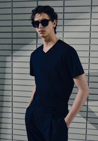 Чоловіча футболка з V-подібним вирізом Slim fit H&M (57142) S Темно-синя 57142 фото