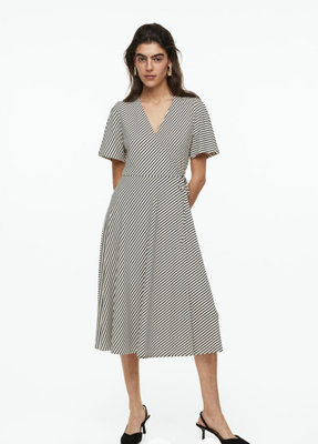 Жіноча довга сукня в чорну полоску H&M (55609) XS Біла 55609 фото