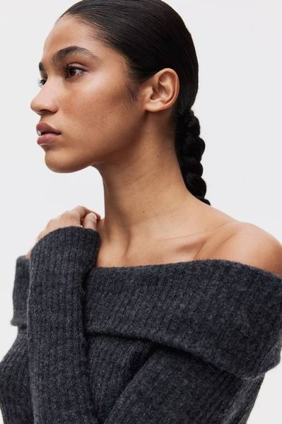 Женское ребристое вязаное платье с открытыми плечами H&M (58677) XS Темно-серое 58677 фото