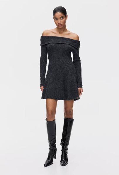 Женское ребристое вязаное платье с открытыми плечами H&M (58677) XS Темно-серое 58677 фото