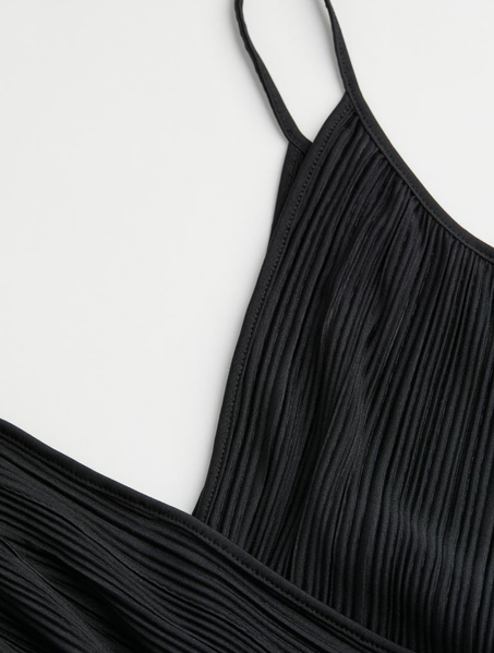 Жіноча сукня плісе на бретелях H&M (55632) L Чорна 55632 фото